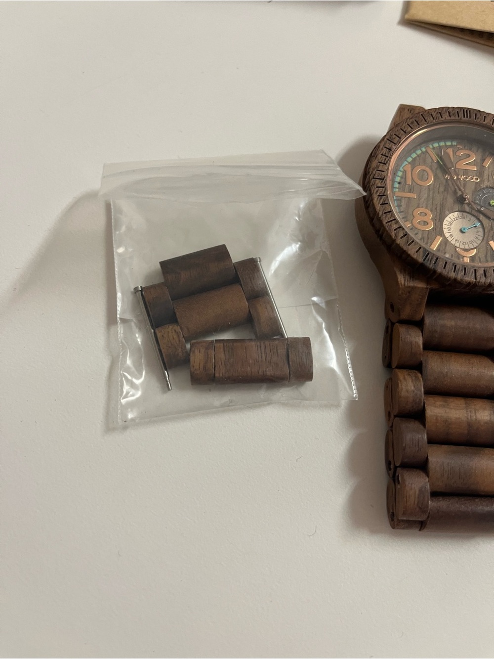 Wewood Wooden walnut Watch - box links and manual included - Picture 4 of 16